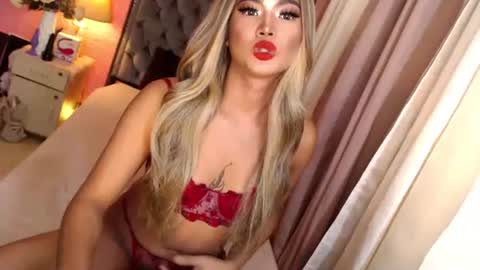 Snapshot of ur_sassygirl chatting on March 2025 05:00:02 AM Kath online show from March 2025 05:00:02 AM