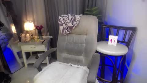 Snapshot of ur_sweet_atarah18 chatting on September 2025 07:02:01 AM Atarah online show from September 2025 07:02:01 AM