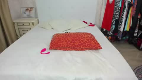 urakraus online show from July 2026 10:14:02 PM