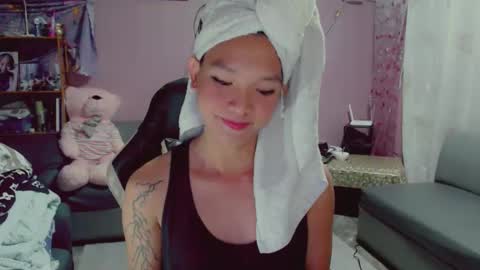 Snapshot of urasian_newra chatting on February 2025 11:07:02 AM NEWRA ALLISON online show from February 2025 11:07:02 AM