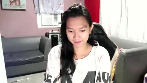 Snapshot of urasian_newra chatting on September 2025 01:55:01 AM NEWRA ALLISON online show from September 2025 01:55:01 AM