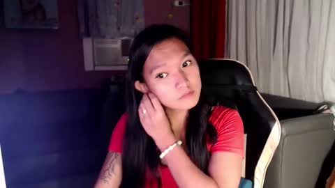 Snapshot of urasian_newra chatting on October 2025 02:23:02 PM NEWRA ALLISON online show from October 2025 02:23:02 PM