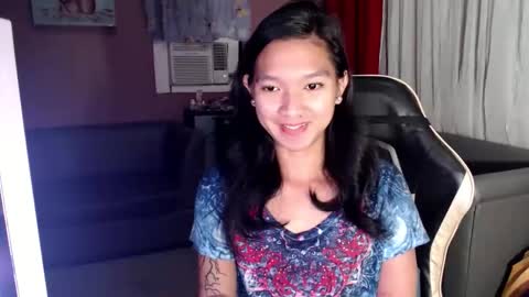 Snapshot of urasian_newra chatting on October 2025 08:50:02 PM NEWRA ALLISON online show from October 2025 08:50:02 PM