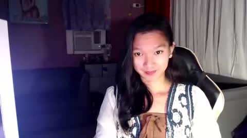 Snapshot of urasian_newra chatting on October 2025 07:23:02 PM NEWRA ALLISON online show from October 2025 07:23:02 PM