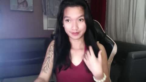 Snapshot of urasian_newra chatting on October 2025 05:52:01 AM NEWRA ALLISON online show from October 2025 05:52:01 AM