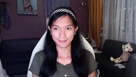 Snapshot of urasian_newra chatting on November 2025 08:00:01 PM NEWRA ALLISON online show from November 2025 08:00:01 PM