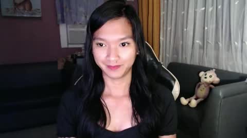 Snapshot of urasian_newra chatting on December 2025 09:20:01 PM NEWRA ALLISON online show from December 2025 09:20:01 PM