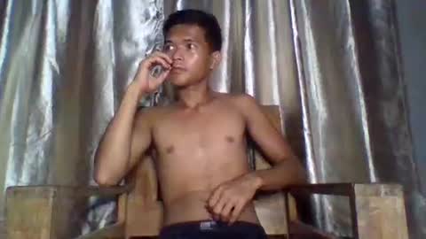 urasian_rey online show from April 2026 12:29:02 PM