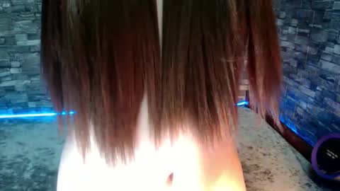 Snapshot of urbabyhot_gurl chatting on January 2025 01:19:01 AM QUEEN ANGEL online show from January 2025 01:19:01 AM