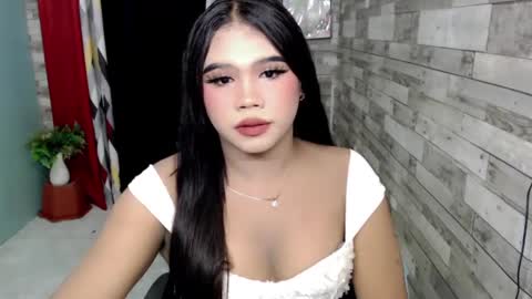 Sofia online show from December 2024 02:40:02 PM