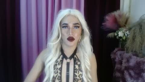 KENDALL online show from September 2025 08:42:01 PM