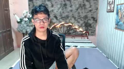 urdreamboy_doms online show from June 2026 05:04:01 PM