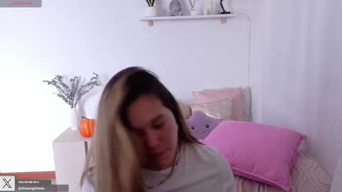 Mia Miller online show from October 2025 09:01:01 PM