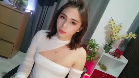 urfave_bbgirl online show from May 2026 12:32:02 PM