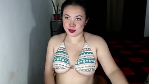 Snapshot of urgirl_elisse chatting on December 2025 09:58:02 AM ELISSE online show from December 2025 09:58:02 AM