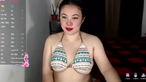 Snapshot of urgirl_elisse chatting on December 2025 01:57:02 AM ELISSE online show from December 2025 01:57:02 AM