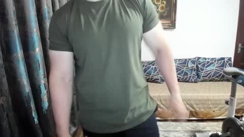 Snapshot of urgymcrush chatting on October 2025 09:35:02 PM UrGymCrush online show from October 2025 09:35:02 PM