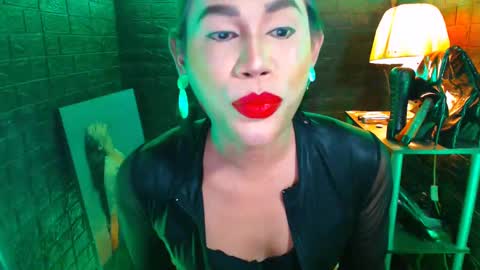 Snapshot of urhardcockqueenxxx chatting on January 2025 10:51:01 PM queen norelle online show from January 2025 10:51:01 PM