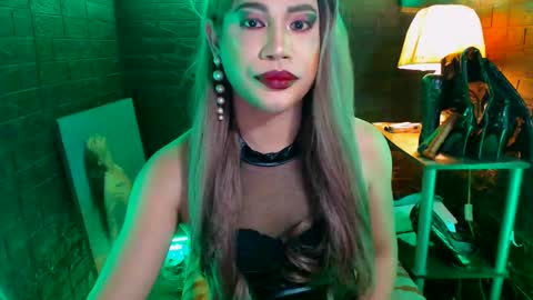 Snapshot of urhardcockqueenxxx chatting on February 2025 10:41:01 PM queen norelle online show from February 2025 10:41:01 PM