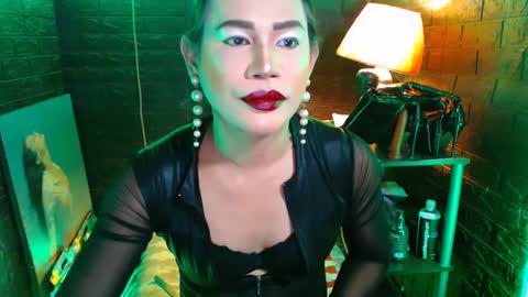 Snapshot of urhardcockqueenxxx chatting on March 2025 09:58:02 AM queen norelle online show from March 2025 09:58:02 AM