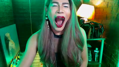 Snapshot of urhardcockqueenxxx chatting on March 2025 02:51:02 PM queen norelle online show from March 2025 02:51:02 PM