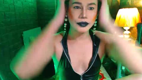 Snapshot of urhardcockqueenxxx chatting on November 2025 07:41:02 PM queen norelle online show from November 2025 07:41:02 PM