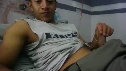 Snapshot of urielgarciabautista976 chatting on April 2026 09:07:01 AM el chaparrito online show from April 2026 09:07:01 AM