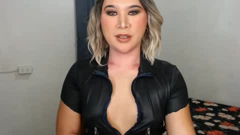 Snapshot of urjerkingdoll chatting on January 2025 10:52:01 PM Zoe online show from January 2025 10:52:01 PM