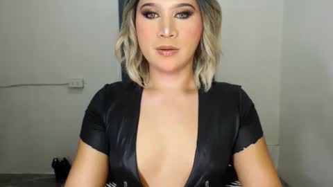 Snapshot of urjerkingdoll chatting on February 2025 11:51:02 AM Zoe online show from February 2025 11:51:02 AM