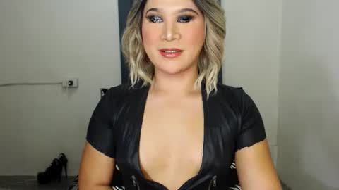 Snapshot of urjerkingdoll chatting on February 2025 11:28:02 AM Zoe online show from February 2025 11:28:02 AM