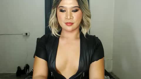 Snapshot of urjerkingdoll chatting on February 2025 03:50:02 PM Zoe online show from February 2025 03:50:02 PM