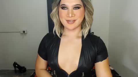 Snapshot of urjerkingdoll chatting on February 2025 08:28:02 AM Zoe online show from February 2025 08:28:02 AM