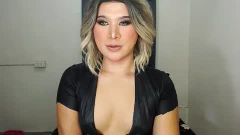 Snapshot of urjerkingdoll chatting on February 2025 12:05:02 PM Zoe online show from February 2025 12:05:02 PM