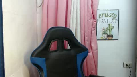 Sofie online show from November 2025 04:51:01 PM