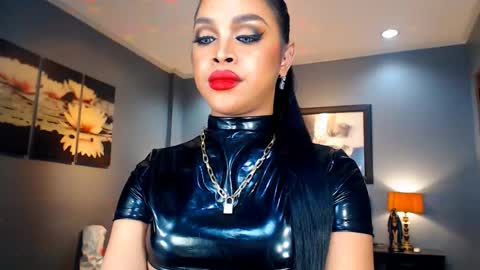 Snapshot of urmajestytyra chatting on January 2025 06:02:02 AM UrMajestyTyra online show from January 2025 06:02:02 AM