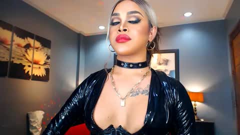 Snapshot of urmajestytyra chatting on January 2025 02:04:01 AM UrMajestyTyra online show from January 2025 02:04:01 AM