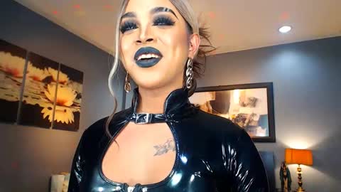 Snapshot of urmajestytyra chatting on January 2025 05:30:01 AM UrMajestyTyra online show from January 2025 05:30:01 AM