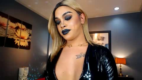 Snapshot of urmajestytyra chatting on February 2025 02:16:01 AM UrMajestyTyra online show from February 2025 02:16:01 AM