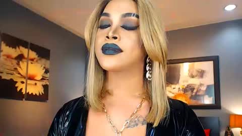 Snapshot of urmajestytyra chatting on February 2025 04:23:01 AM UrMajestyTyra online show from February 2025 04:23:01 AM