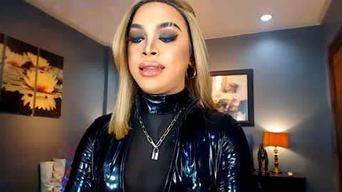 Snapshot of urmajestytyra chatting on February 2025 12:37:01 AM UrMajestyTyra online show from February 2025 12:37:01 AM