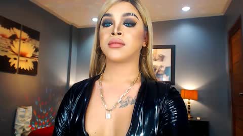 Snapshot of urmajestytyra chatting on February 2025 07:01:01 AM UrMajestyTyra online show from February 2025 07:01:01 AM