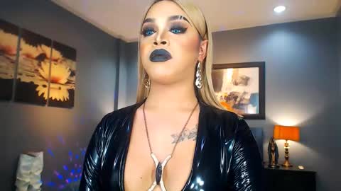 Snapshot of urmajestytyra chatting on February 2025 05:00:01 AM UrMajestyTyra online show from February 2025 05:00:01 AM