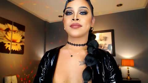 Snapshot of urmajestytyra chatting on October 2025 02:19:01 AM UrMajestyTyra online show from October 2025 02:19:01 AM