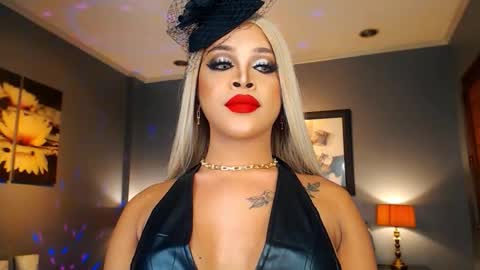 Snapshot of urmajestytyra chatting on October 2025 02:30:01 AM UrMajestyTyra online show from October 2025 02:30:01 AM