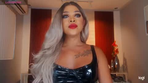 Snapshot of urmajestytyra chatting on June 2026 11:18:02 PM UrMajestyTyra online show from June 2026 11:18:02 PM