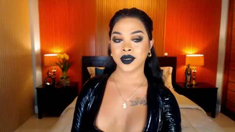Snapshot of urmajestytyra chatting on June 2026 12:35:01 AM UrMajestyTyra online show from June 2026 12:35:01 AM