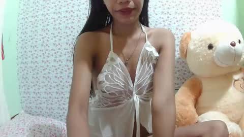 Snapshot of urmorenasexygirl4u chatting on November 2025 02:15:01 PM It me SHELLA online show from November 2025 02:15:01 PM