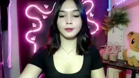 Pia online show from November 2025 04:39:02 PM