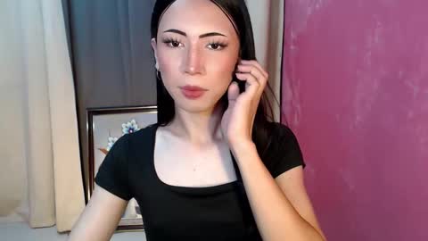 Sofia online show from December 2025 05:34:02 AM