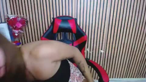 Snapshot of ursweet_yanie chatting on February 2025 01:46:02 AM yanie online show from February 2025 01:46:02 AM